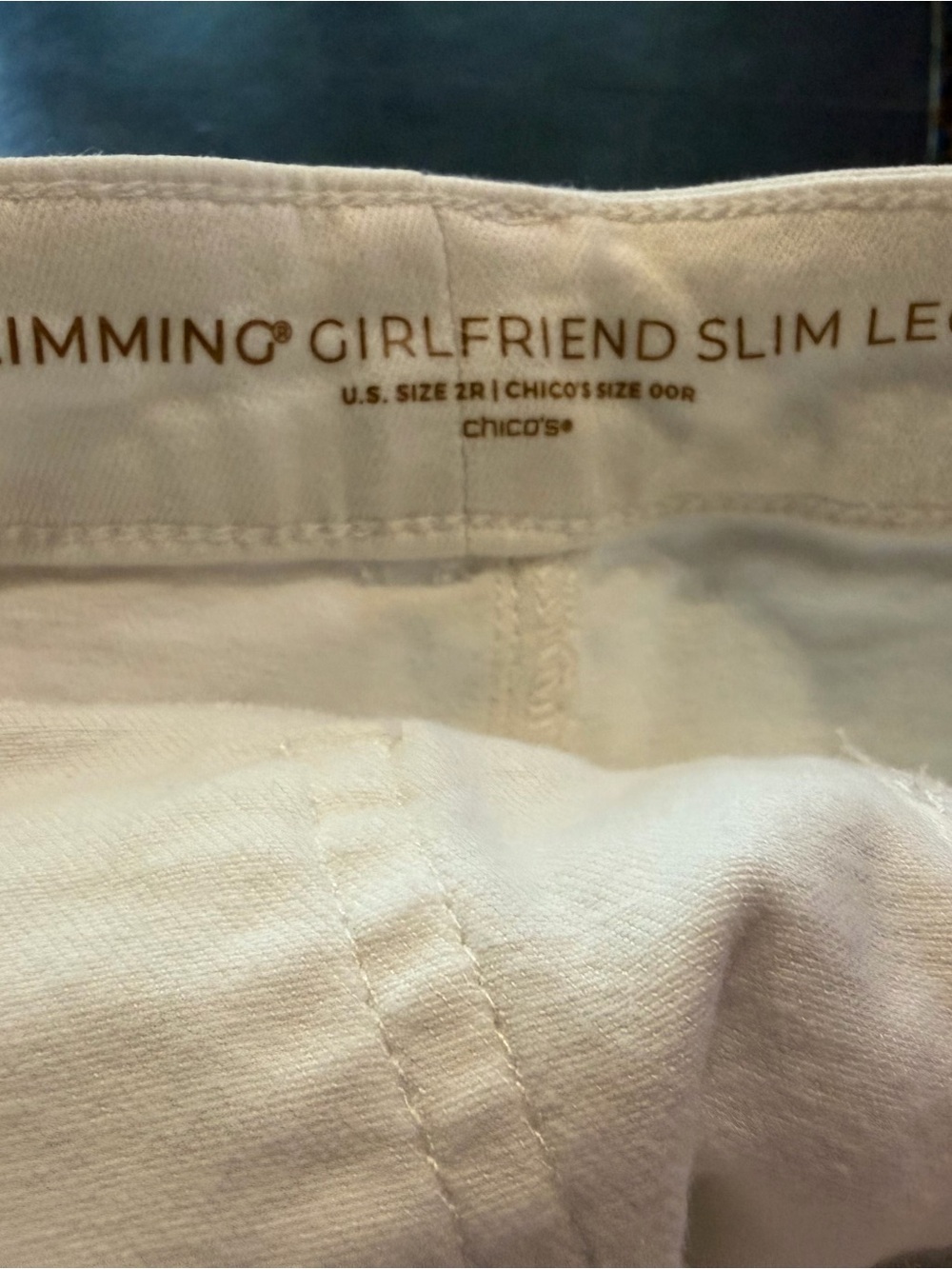 Women’s White-to-Navy Ombre Straight Jeans Size 2R - Picture 3 of 6
